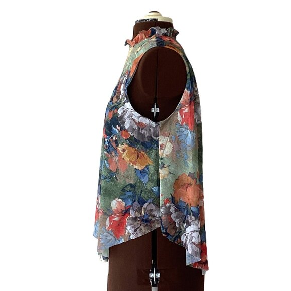 Deletta Floral Pullover Sleeveless Top with Smocked Front - Picture 3 of 6